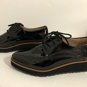 Women’s size 8 ALDO shoe